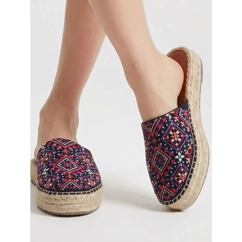 AMERICAN EAGLE | Embroidered Espadrille Mules 8